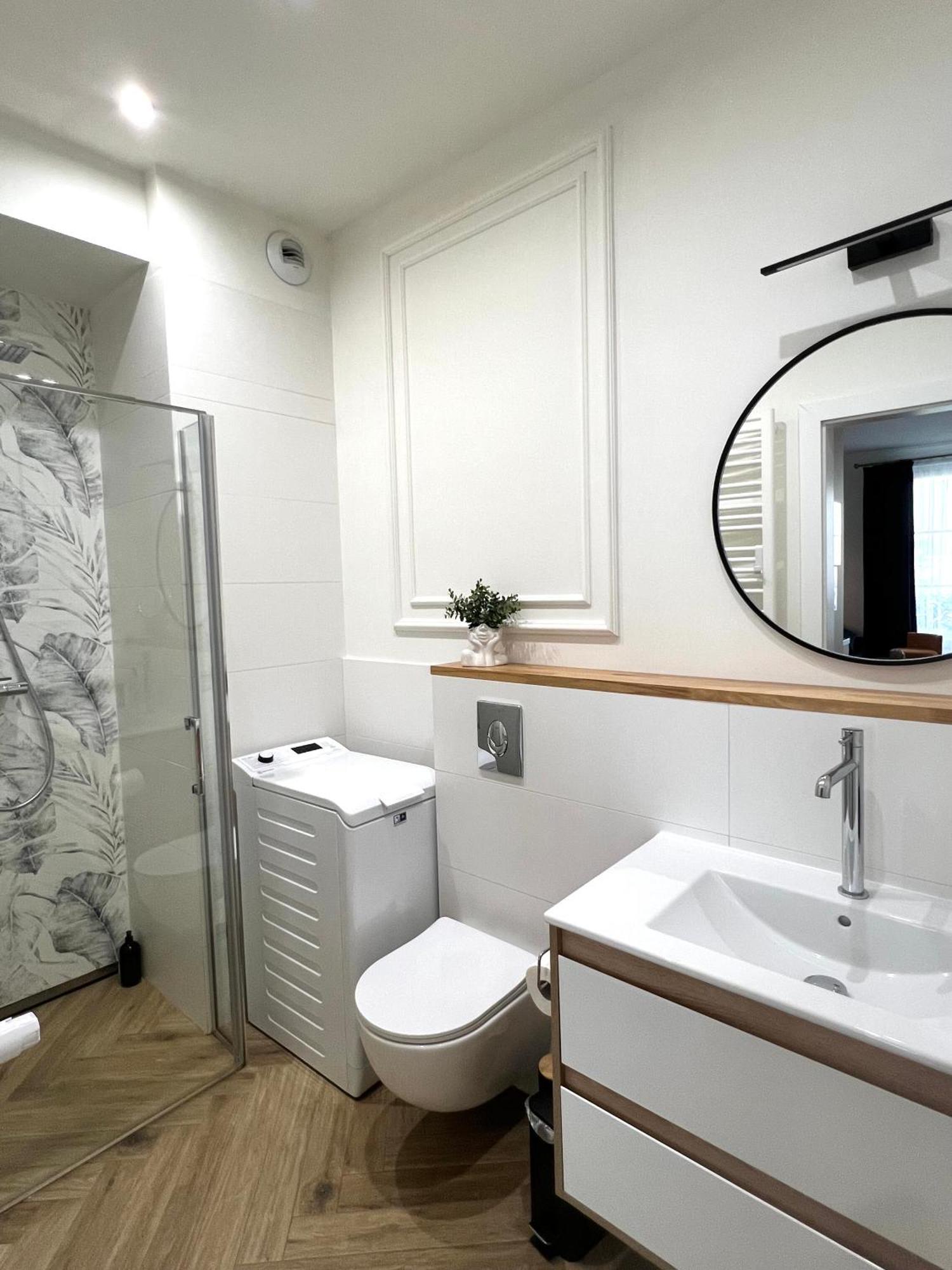 Atrium - Old Town Luxury Apartments - By Upstairs Krakow Bagian luar foto