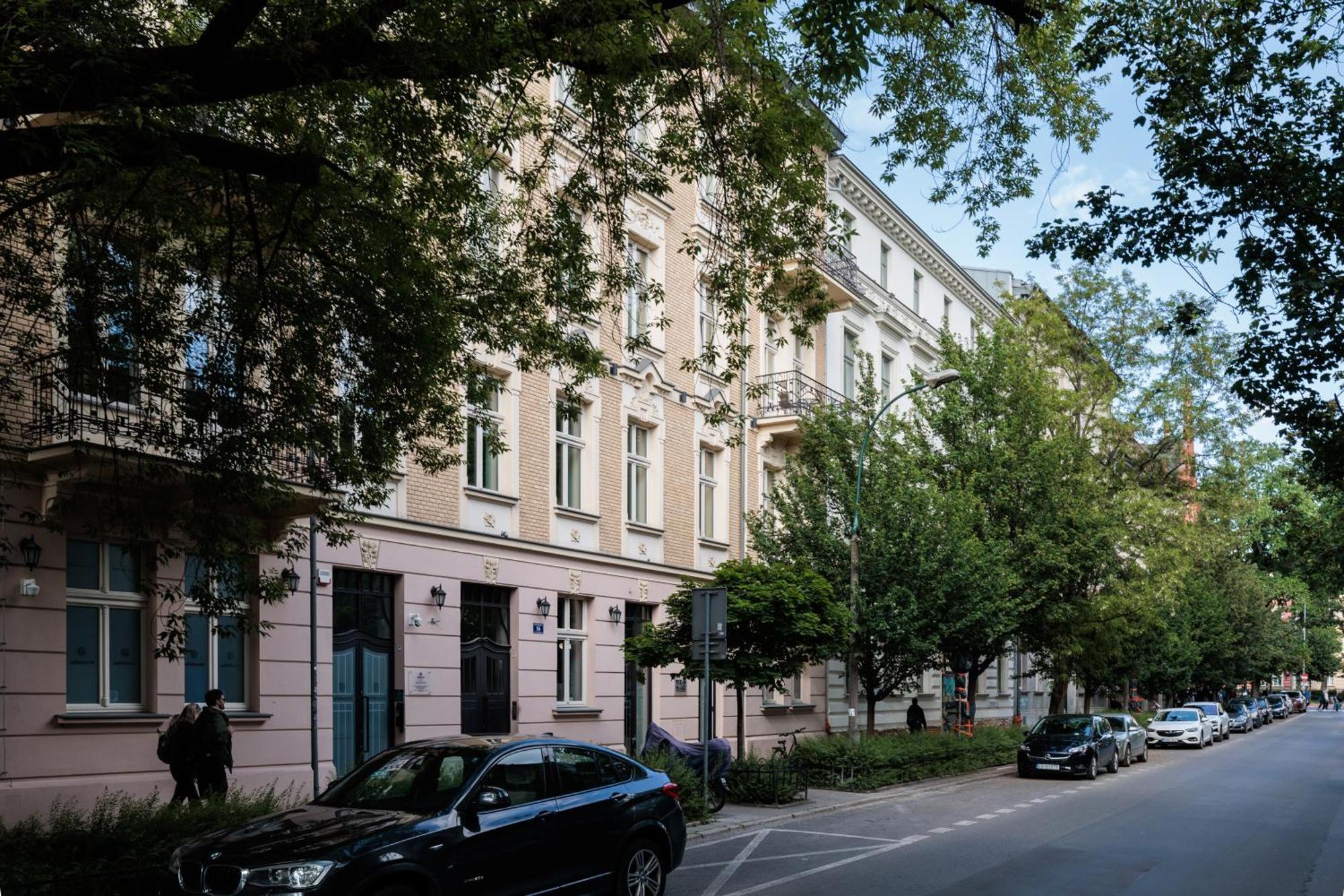 Atrium - Old Town Luxury Apartments - By Upstairs Krakow Bagian luar foto